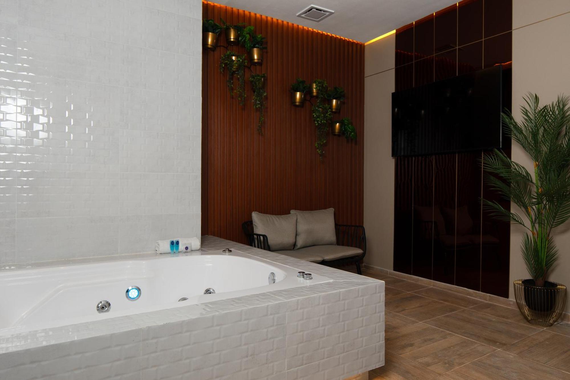 Hotel Byhours Circunvalar - Adults Only 巴兰基亚 外观 照片